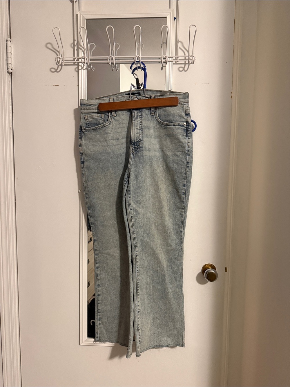 Light Wash Women’s Straight Jeans - Classic Everyday Denim